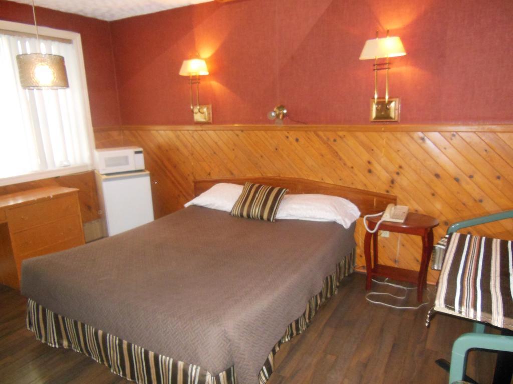 Motel Le Paysan Montréal Buitenkant foto