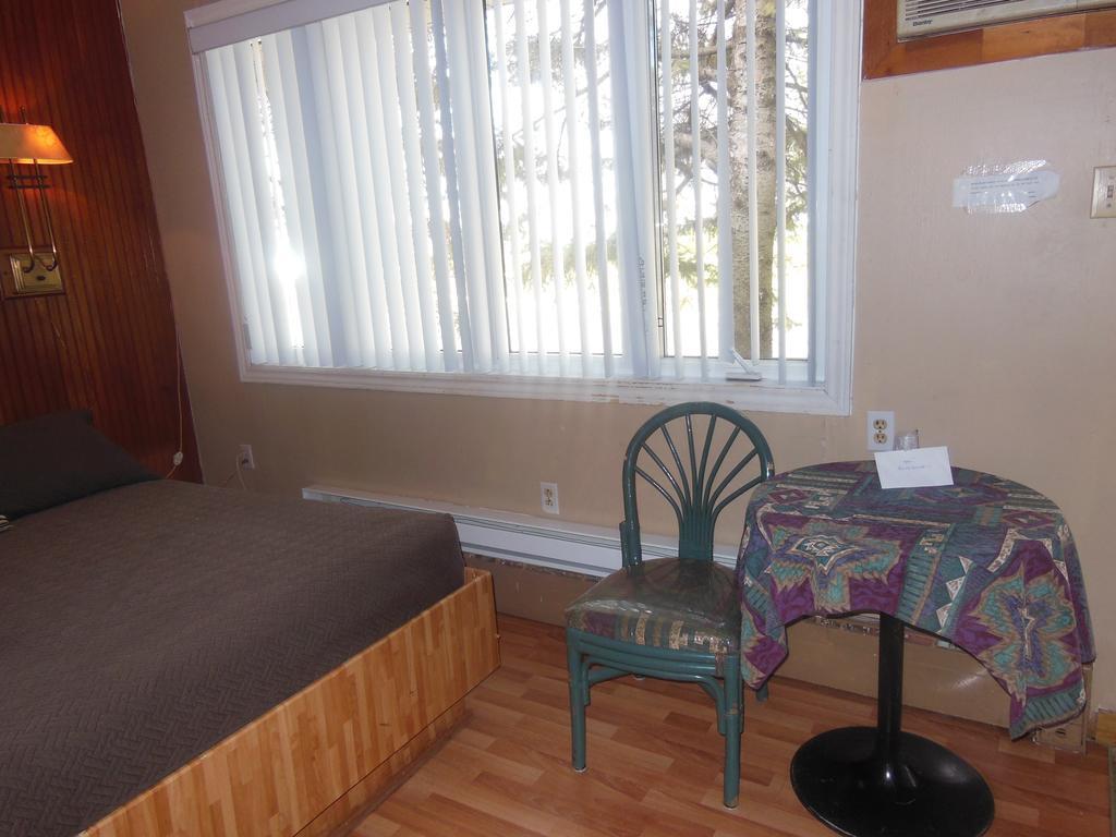Motel Le Paysan Montréal Buitenkant foto