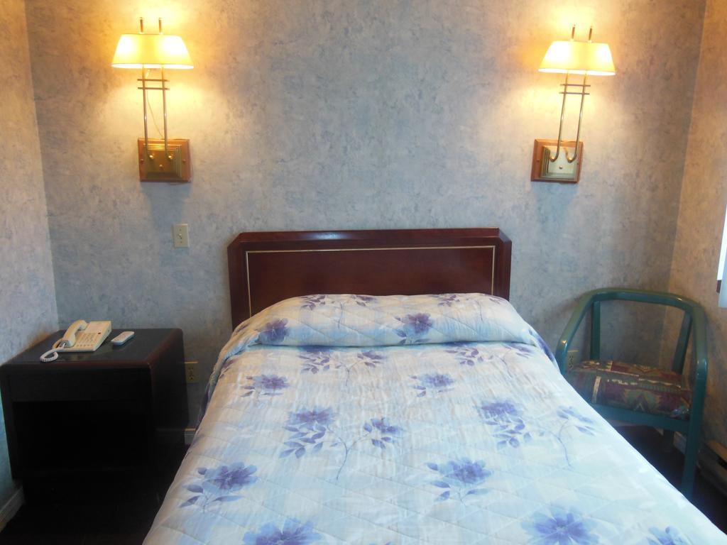 Motel Le Paysan Montréal Buitenkant foto