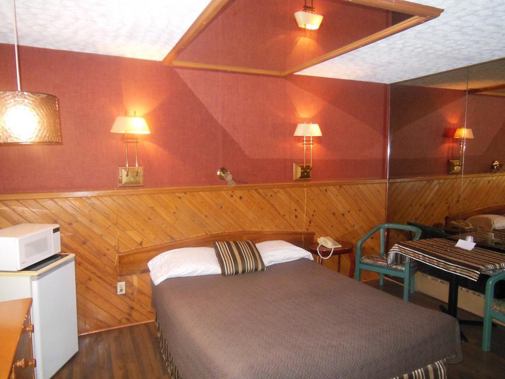 Motel Le Paysan Montréal Buitenkant foto