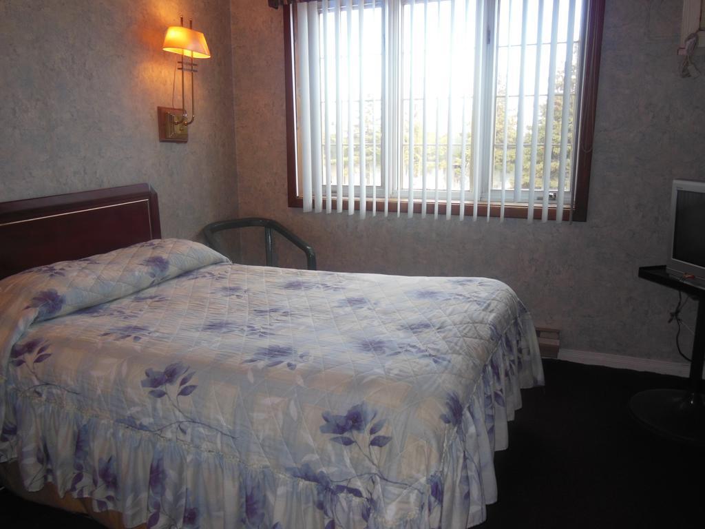 Motel Le Paysan Montréal Buitenkant foto