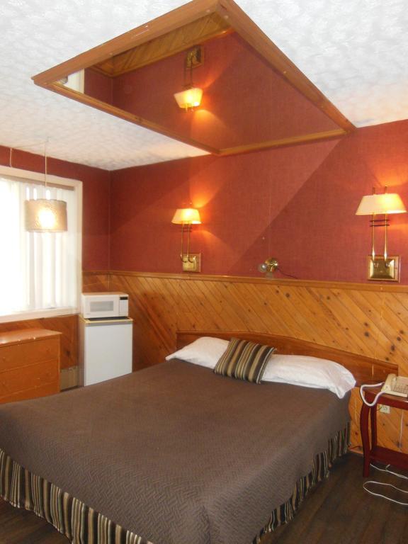 Motel Le Paysan Montréal Buitenkant foto