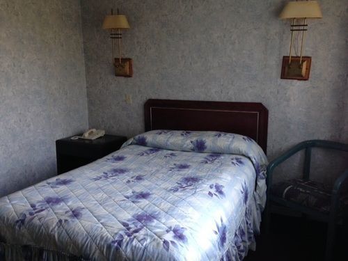 Motel Le Paysan Montréal Buitenkant foto